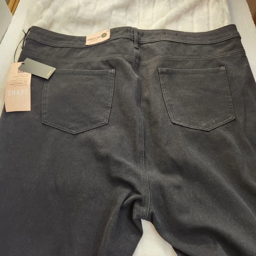 NEW NYDJ Curves 360‎ Shape Crop Kick Flare Jeans Black Size 24 Stretch Denim NWT